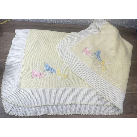 Vintage Baby Blanket Carousel Horse Merry Go Around Acrylic Baby Kisses Yellow - Picture 8 of 9